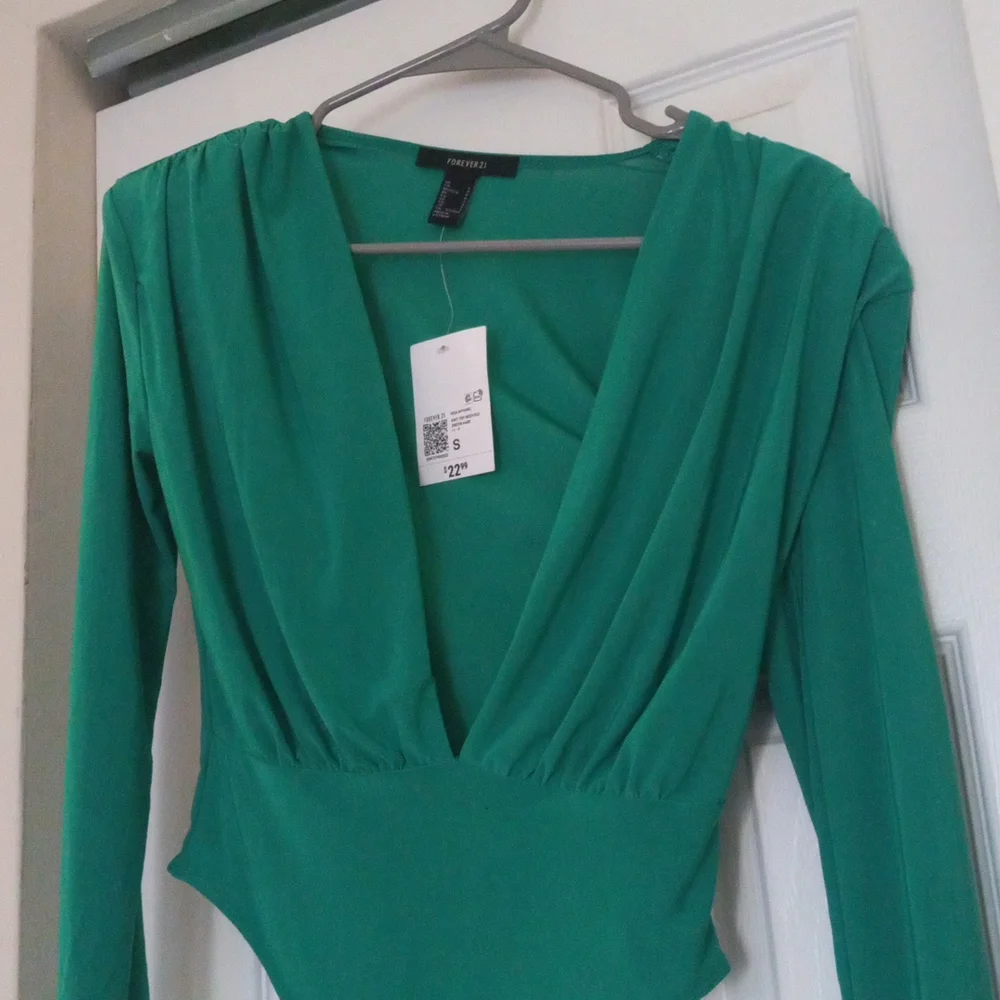 NWT Green Bodysuit Forever 21 size small - Picture 10 of 11
